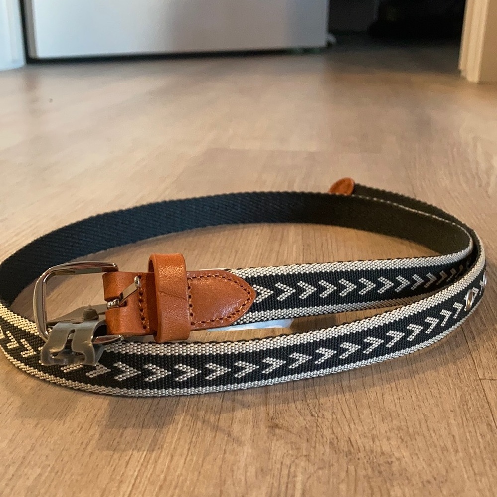 Eddie Bauer patterned belt